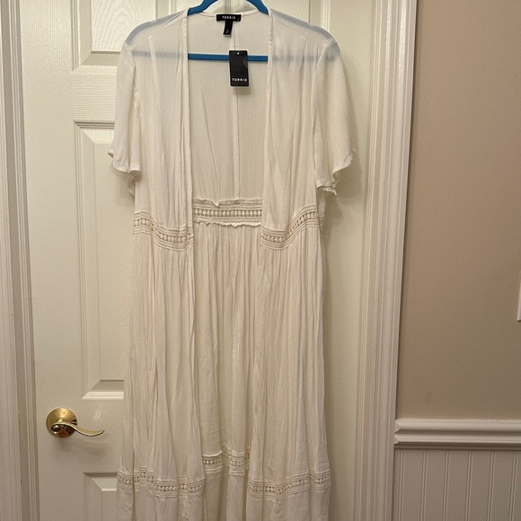 Torrid Cream Duster - Picture 3 of 11